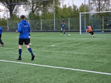 Training S.K.N.W.K. JO19-1 van donderdag 25 april 2024 (77/120)